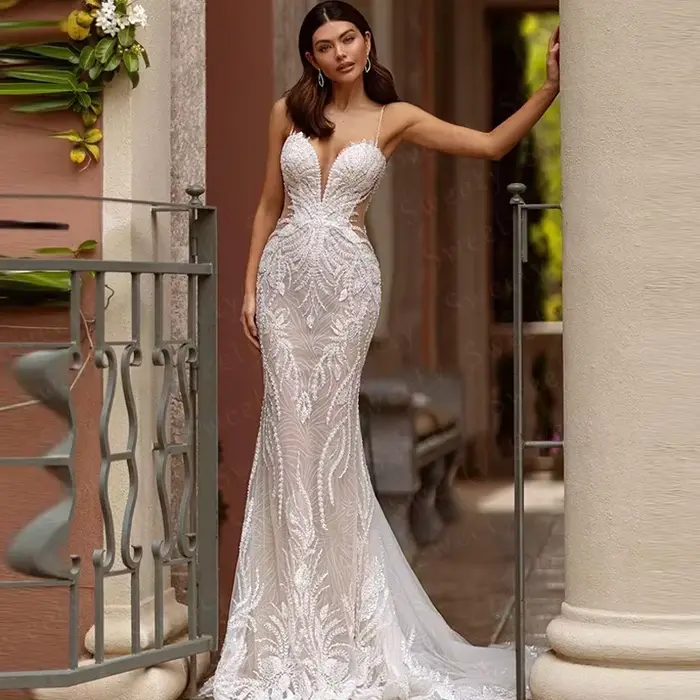 Robe de Mariée Sirène Luxueuse en Dentelle Brodée avec Perles, Col en V, Sangle Personnalisée, Dos a