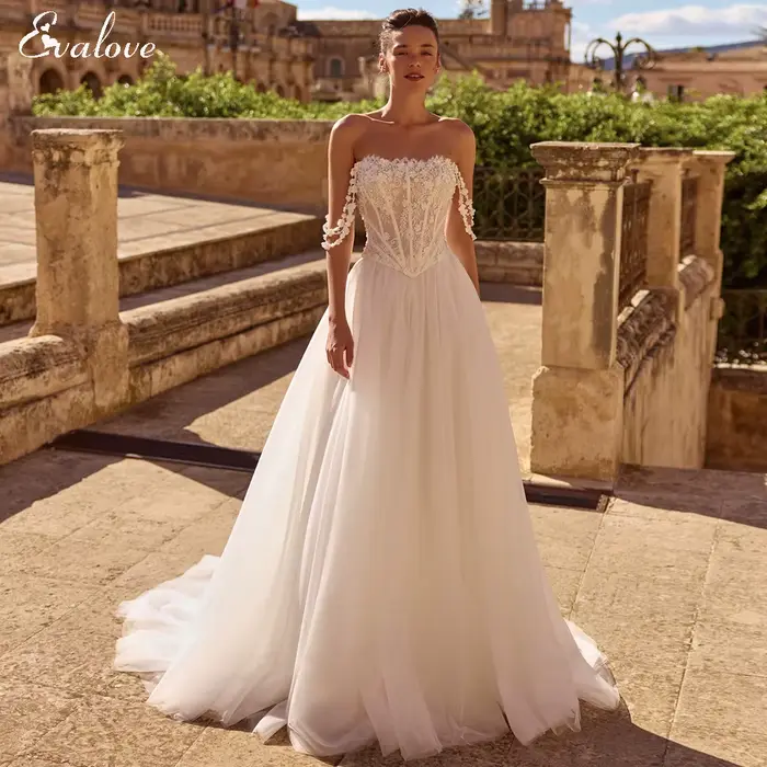 Nouvelle robe de mariée trapèze sans bretelles à lacets, style romantique, 2027, avec applications d