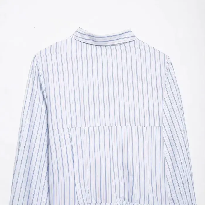Robe chemise polyvalente en polyester style streetwear avec motif rayé et patchs travaillés à la main pour femmes, adapté à toutes les occasions et saisons printemps/été