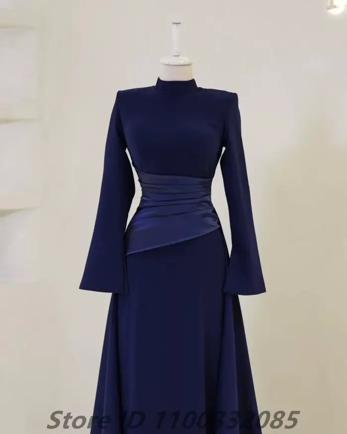 Robe de soirée bordeaux à col haut