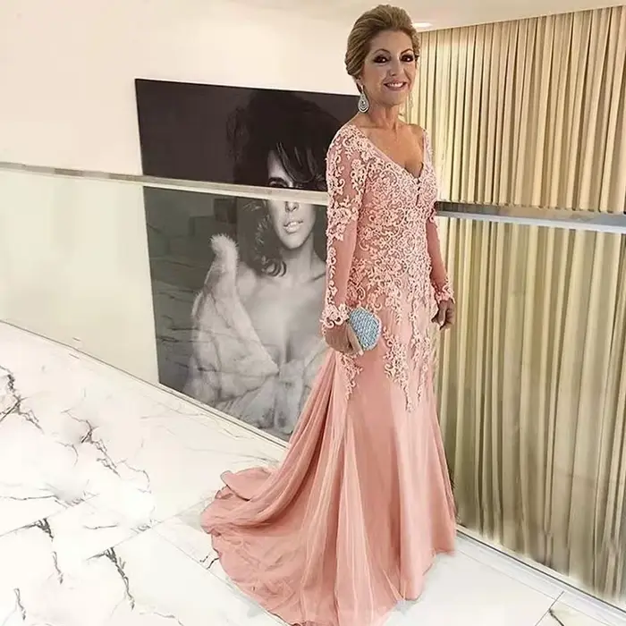 Robe sirène pour mère de la mariée or violet avec appliques perles broderie dentelle et soutien-gorge intégré pour soirées et événements spéciaux