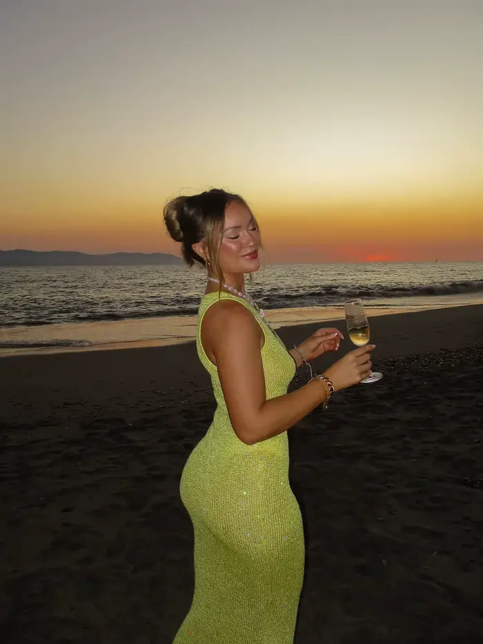Robe de plage translucide sans manches pour femmes