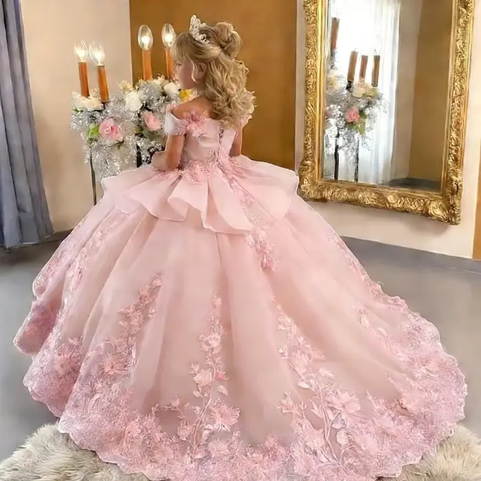 Robe de demoiselle d'honneur en tulle à volants