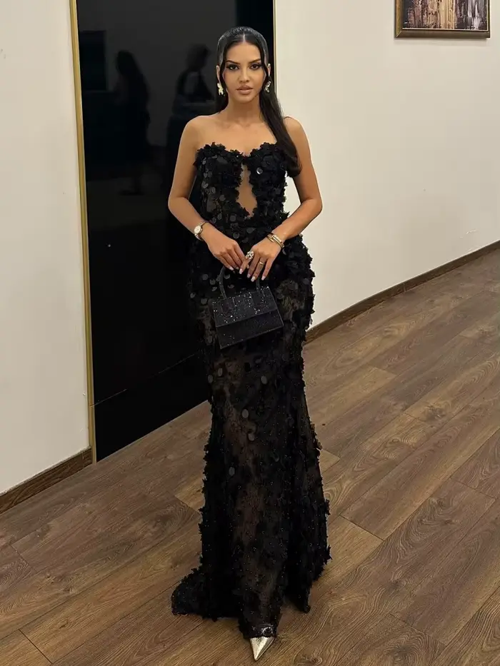Robes de soirée noires à paillettes florales – Conception sans bretelles avec détail en dentelle transparente Robe longue ajourée Vestidos Largos