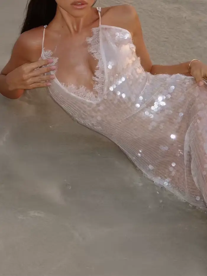 Robe d'été blanche sexy à sequins