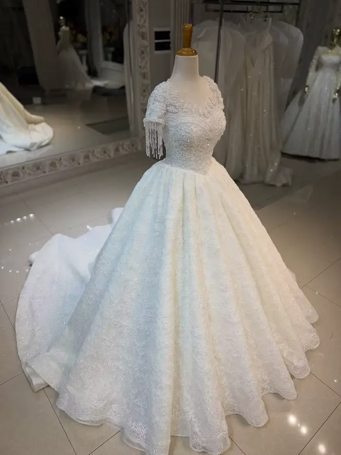 Robes de mariée princesse scintillantes personnalisées