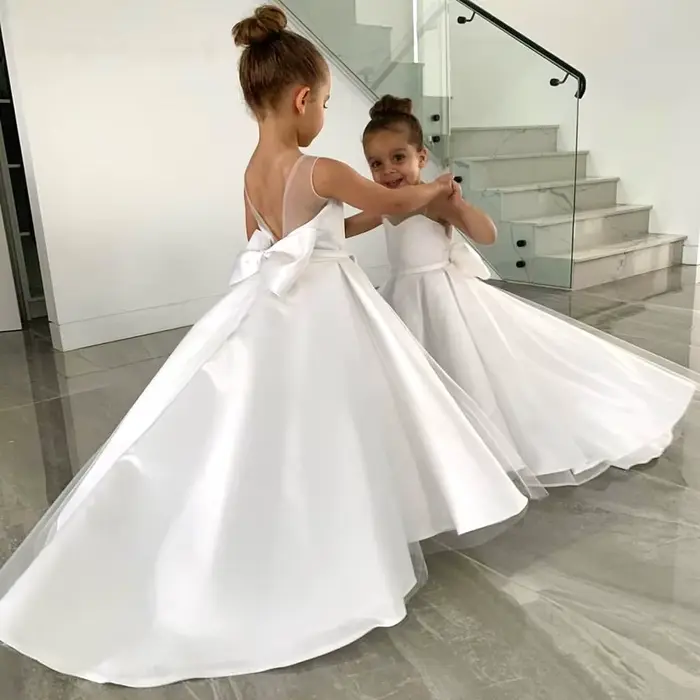 Robe de demoiselle d'honneur en satin et tulle sans manches pour enfants, silhouette trapèze, col rond, arc décoratif, blanc uni, pour mariage, première communion et reconstitutions historiques