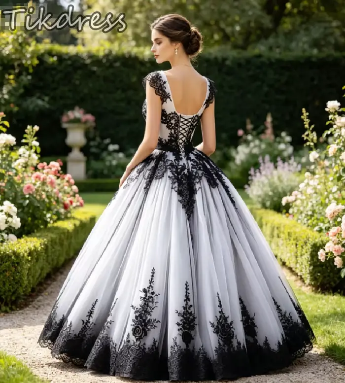 Robe de mariée gothique vintage noire 2026