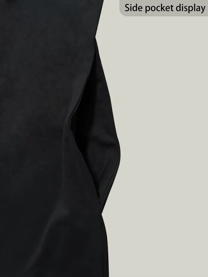 Robe noire à manches courtes avec des imprimés floraux créatifs. Idéal pour les sorties nocturnes. Achetez maintenant !