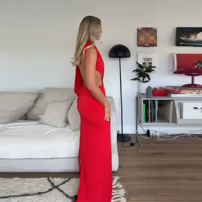 Robe longue asymétrique drapée en polyester pour femmes, design élégant et moderne, dos nu, à une épaule, col montant, coupe moulante, soirée formelle