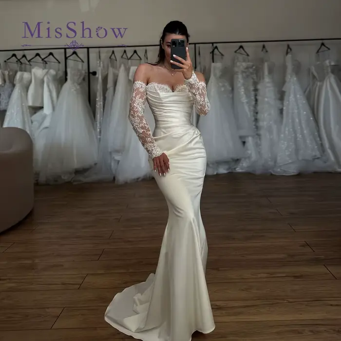 Robe de mariée sirène moderne BM Bridal pour femmes, en satin plissé avec appliques en dentelle, rob